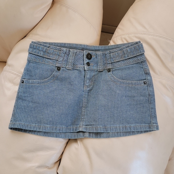 COPY - Guess Jeans Mini Skirt - Picture 1 of 6